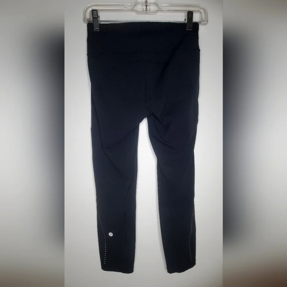 lululemon athletica Size 4 Align Black Athletic Pants - Picture 4 of 9